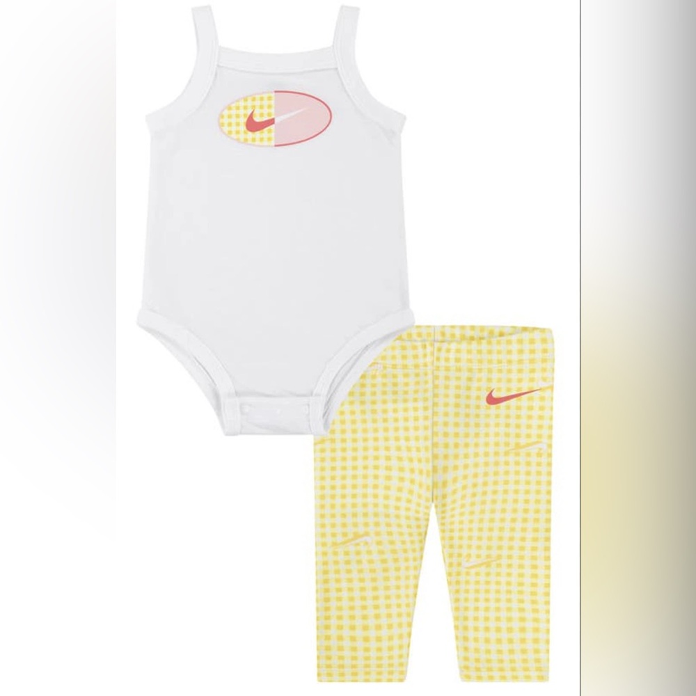 Nike baby White and Yellow Checkered Set